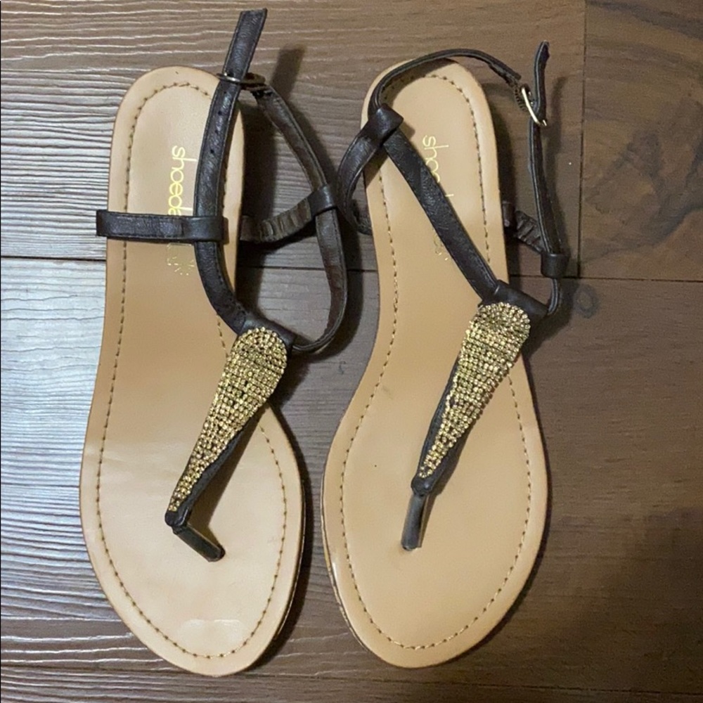 ♦️Shoedazzle Dressy Flip Flops with Buckle